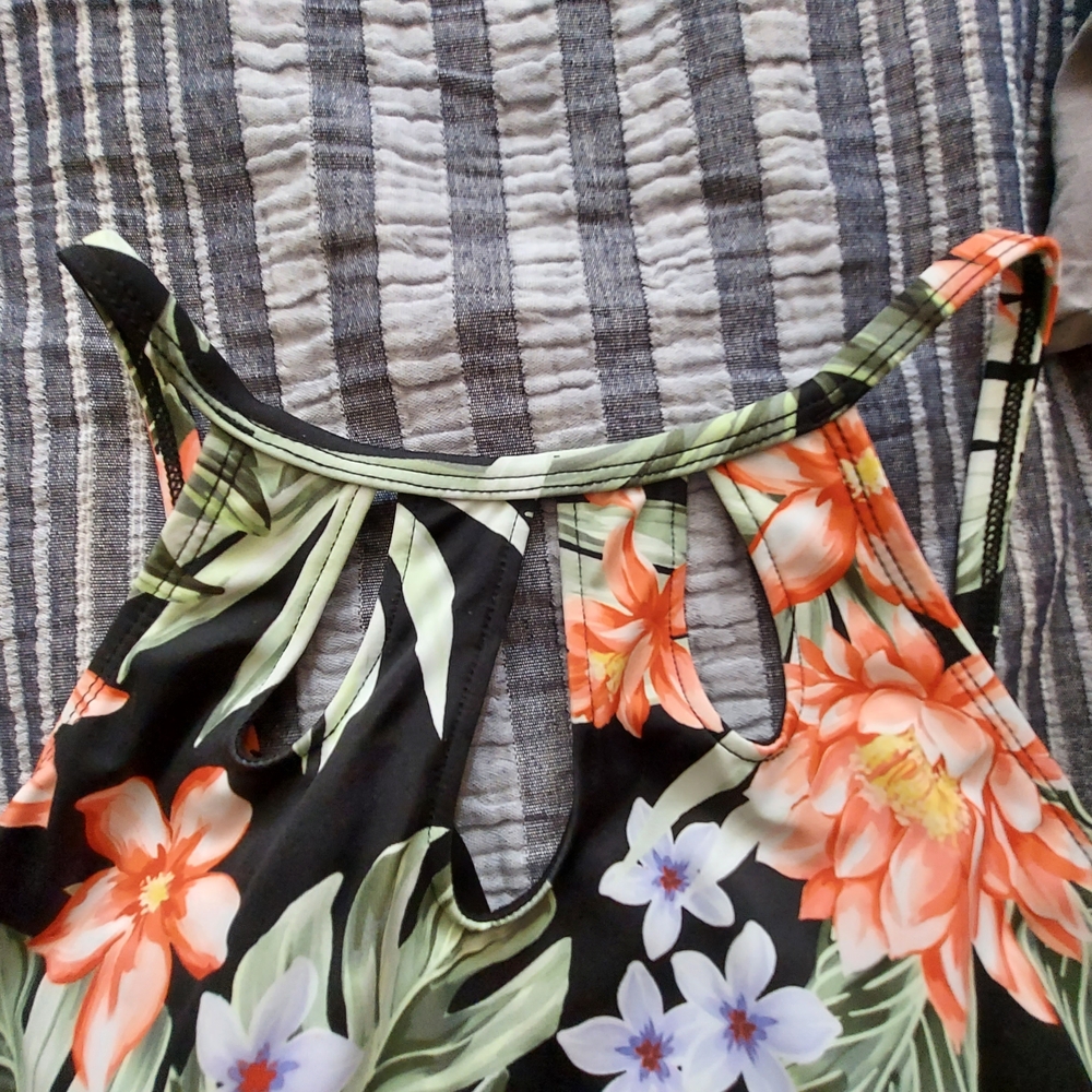 Lands' End Floral Print Women's Swimsuit Top